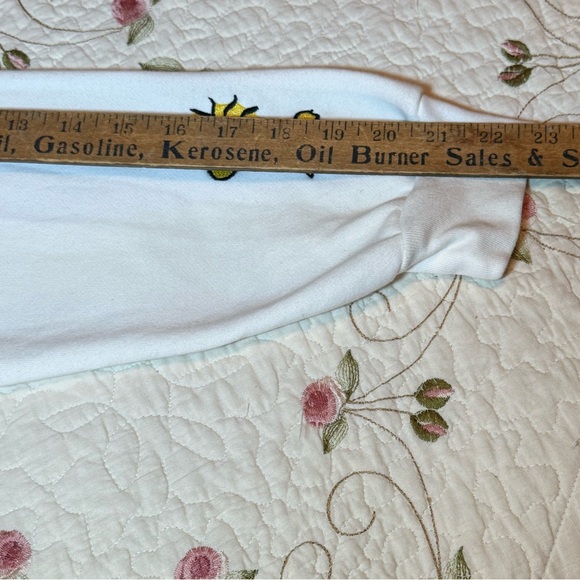 Peanuts Ivory Sweatshirt with Snoopy on doghouse and New York Stitched on Sz XL - Picture 8 of 13